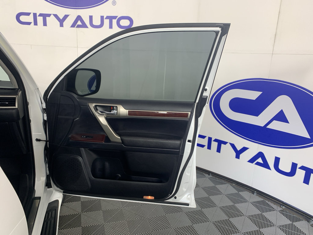 Used 2014 Lexus GX 460 w/ Premium Package AWD/4WD image 39
