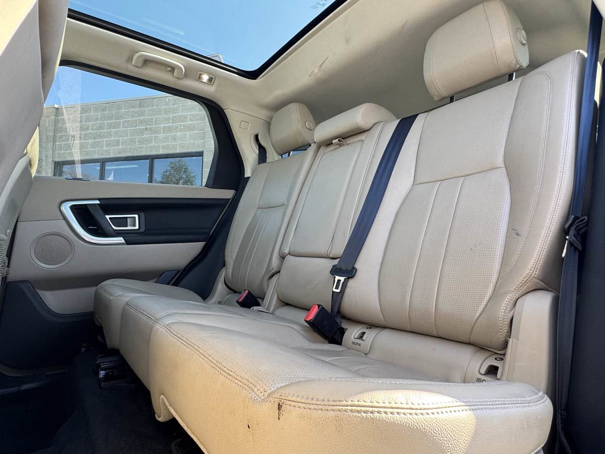 Used 2018 Land Rover Discovery Sport HSE image 46