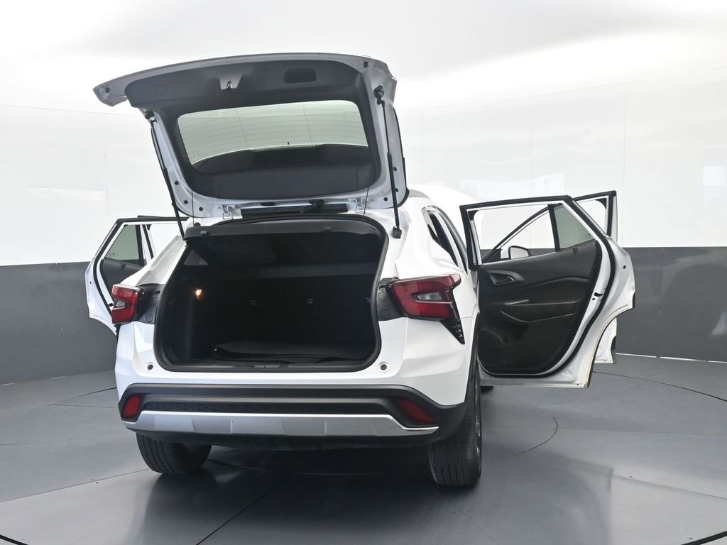 Used 2024 Chevrolet Trax LT FWD image 69