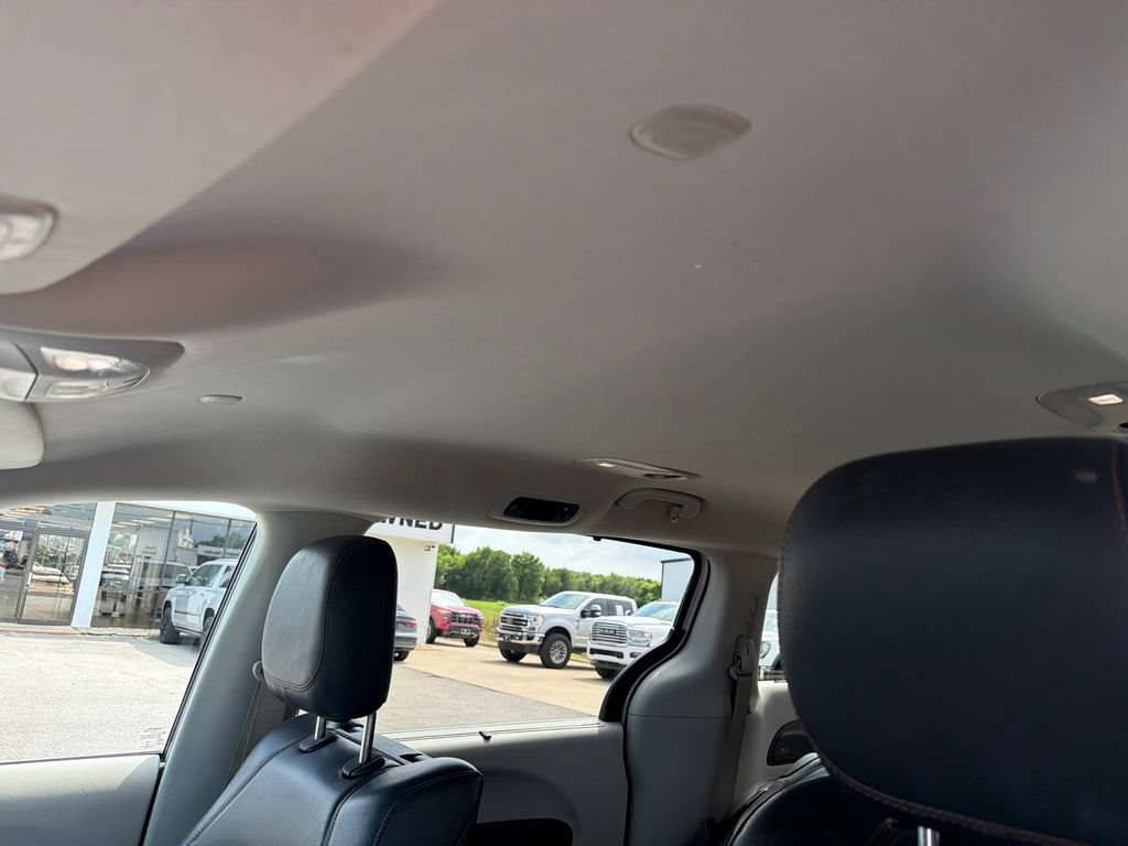 Used 2017 Chrysler Pacifica Touring-L Plus FWD image 14
