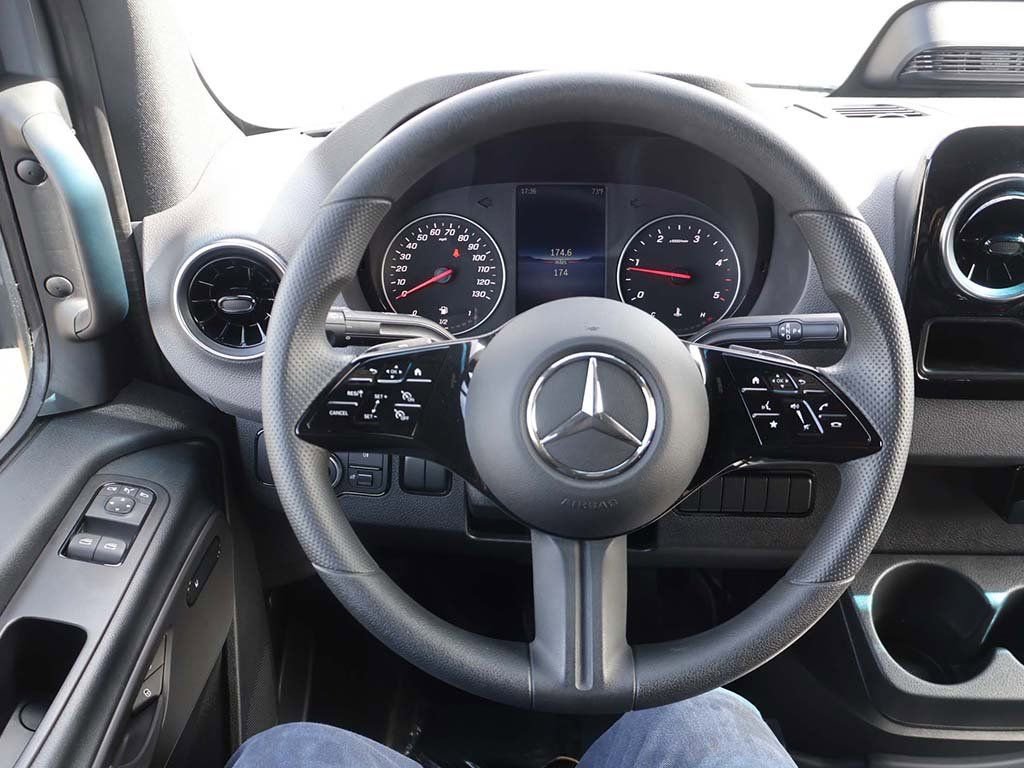 Used 2025 Mercedes-Benz Sprinter 3500 image 27