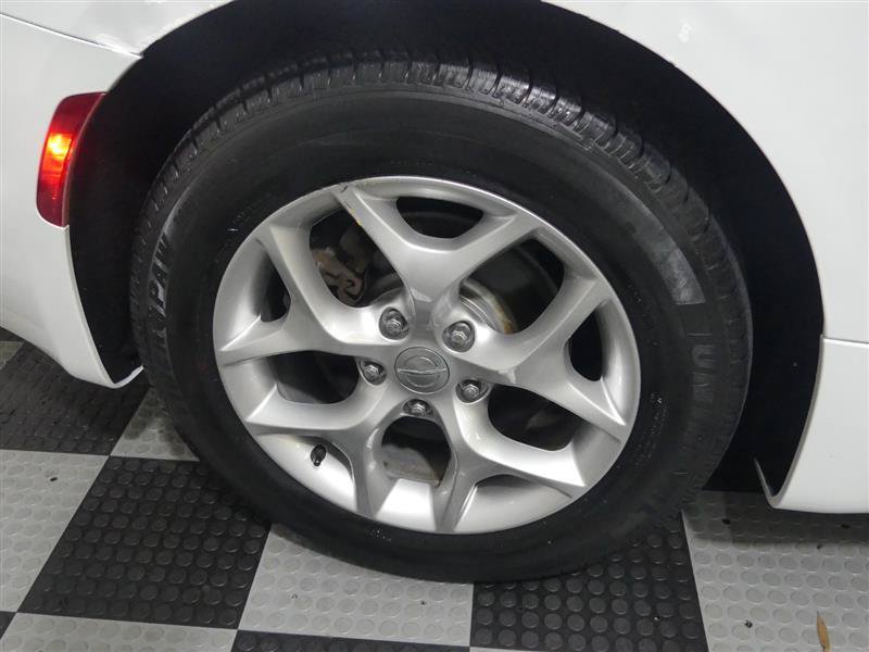 Used 2018 Chrysler Pacifica Touring-L Plus w/ Advanced Safetytec Group FWD image 16