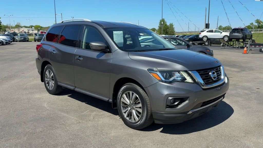 Used 2020 Nissan Pathfinder SV image 9