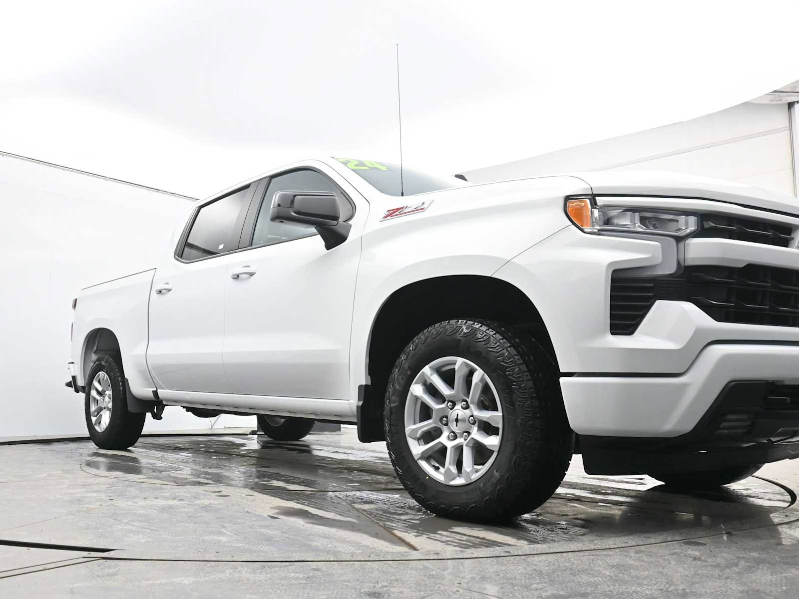 Used 2024 Chevrolet Silverado 1500 RST w/ Z71 Off-Road Package image 16