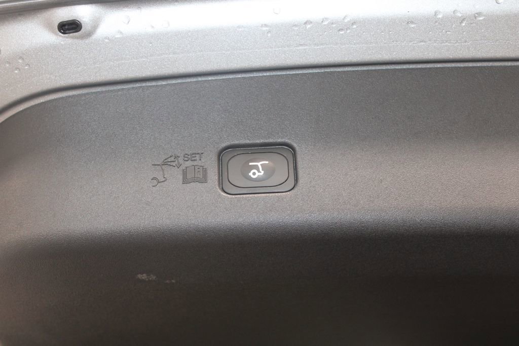 Used 2024 Lincoln Nautilus Reserve image 18