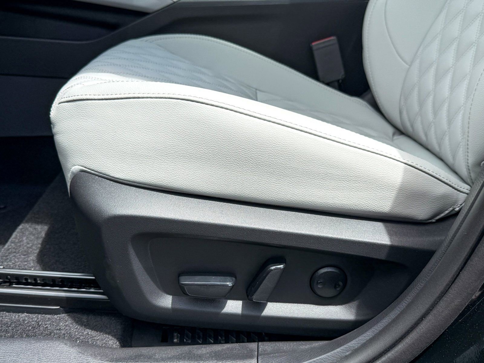 New 2025 Mitsubishi Outlander SEL image 7