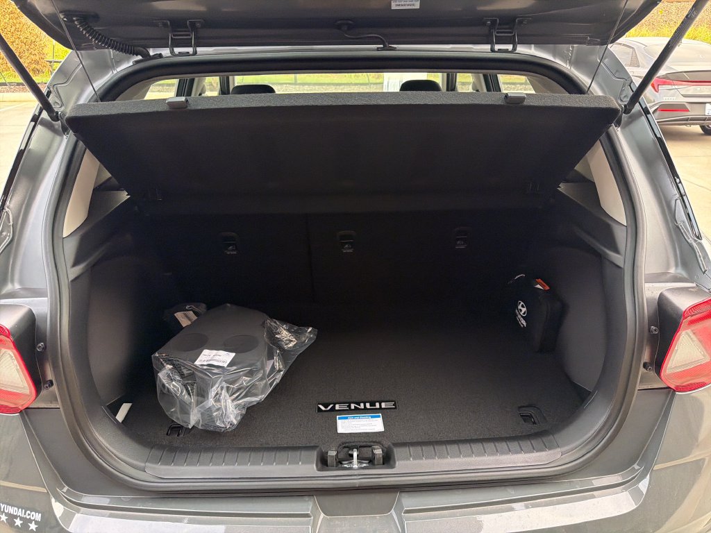 New 2026 Hyundai Venue SEL FWD image 31