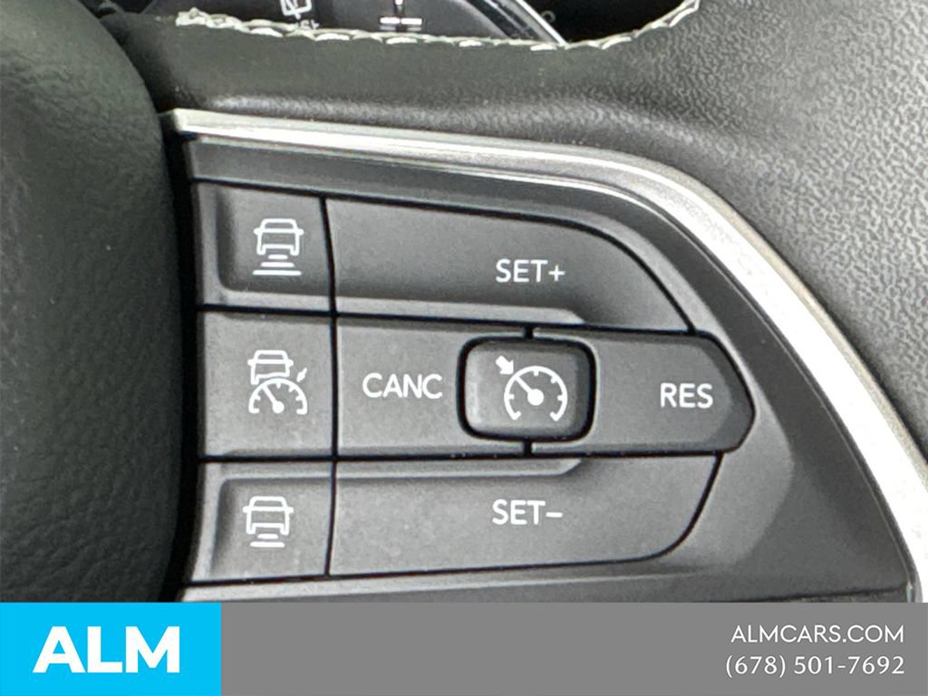 Used 2025 Jeep Grand Cherokee Altitude AWD/4WD image 28