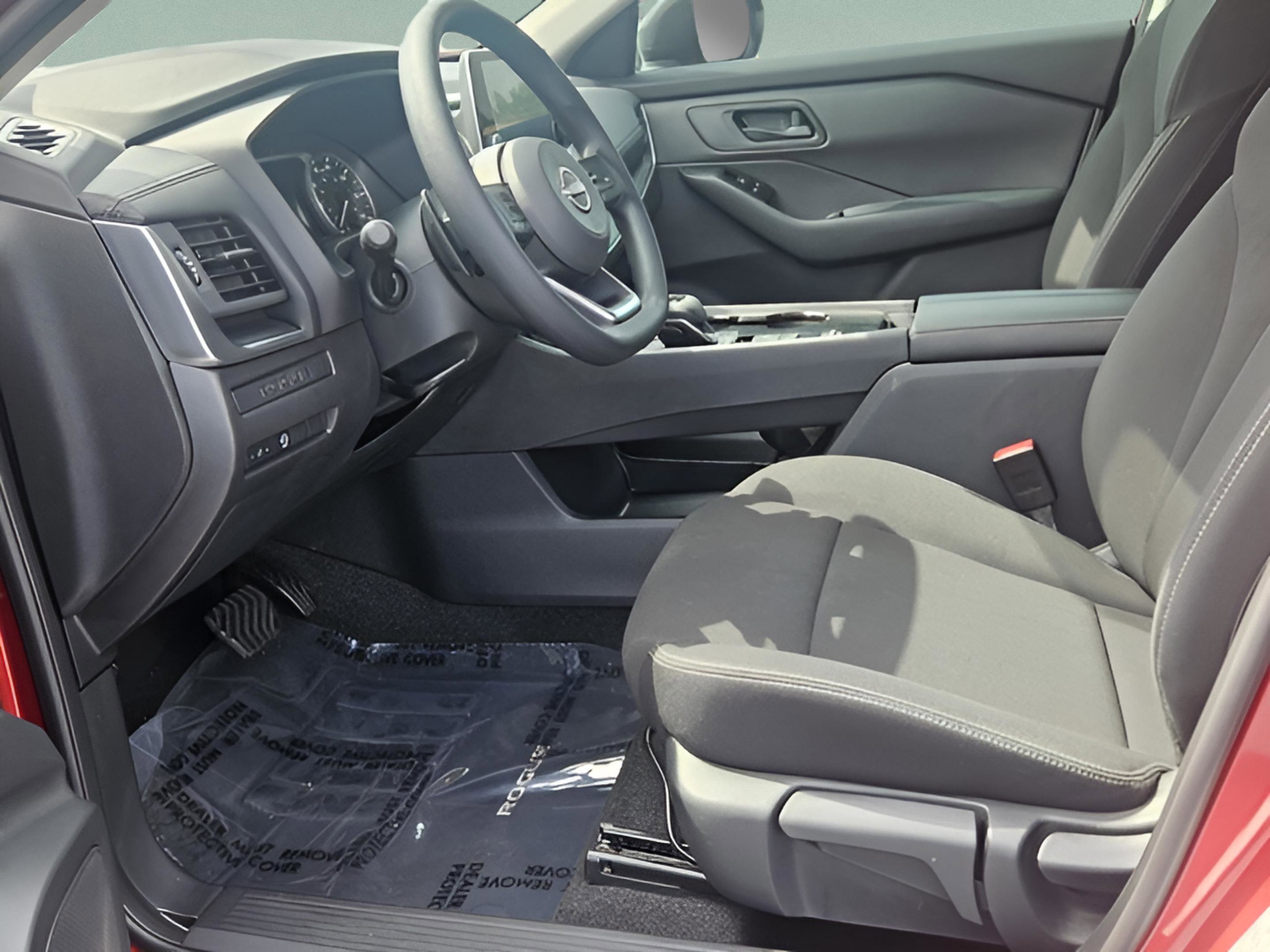 Used 2024 Nissan Rogue S FWD image 28