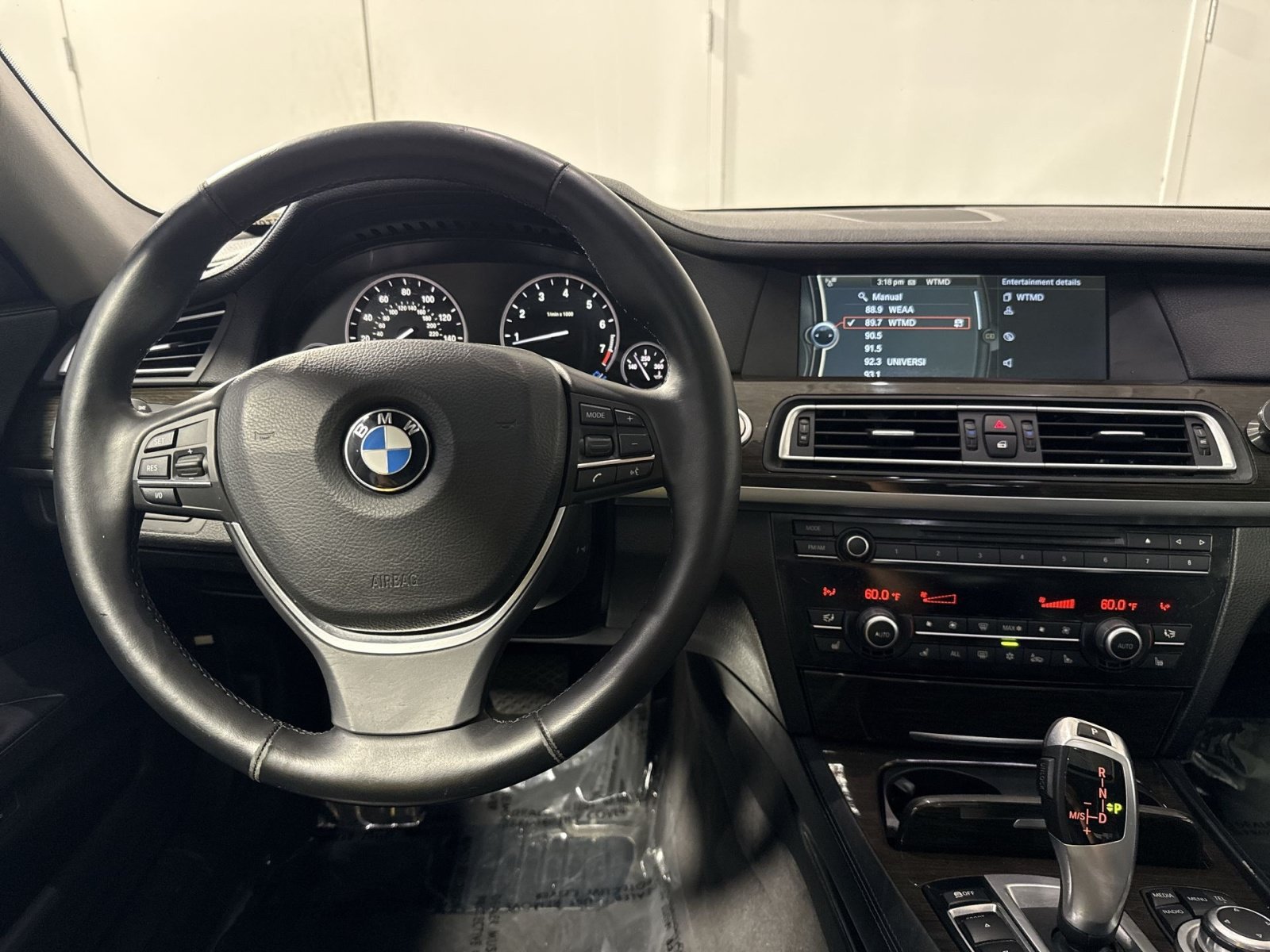 Used 2012 BMW 750i RWD image 24