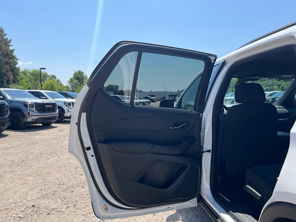 Used 2023 Chevrolet Traverse LT AWD/4WD image 29