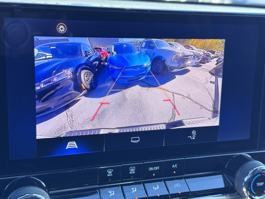 Used 2023 Chevrolet Colorado W/T image 10