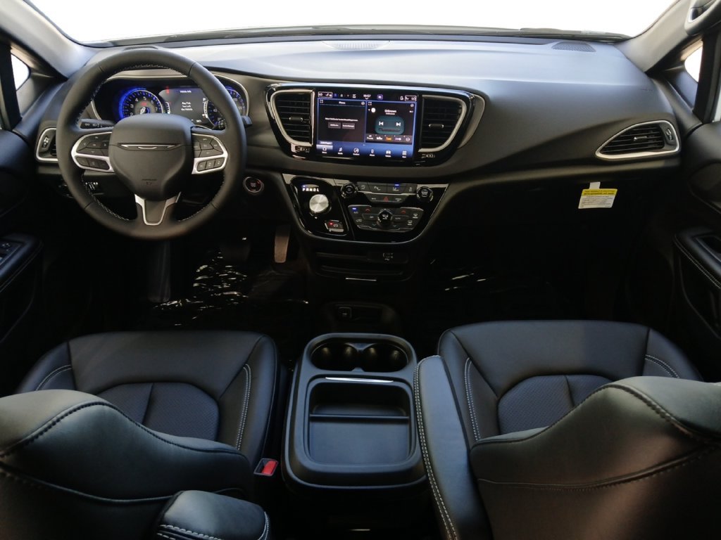 New 2027 Chrysler Pacifica LX FWD image 20