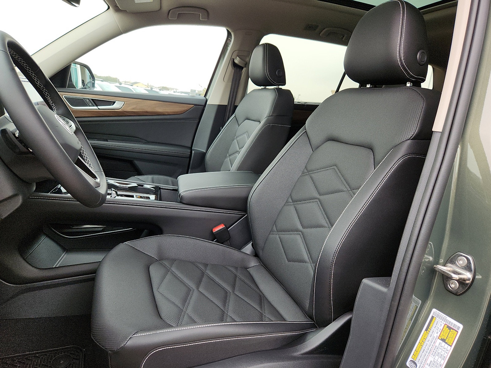 New 2026 Volkswagen Atlas SE image 13