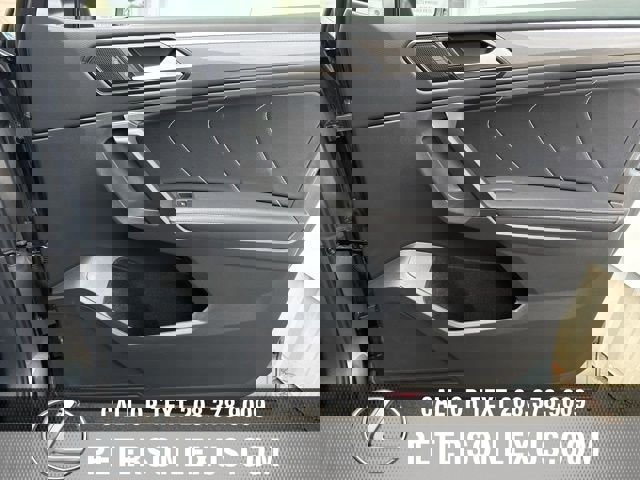 Used 2022 Volkswagen Tiguan SE R-Line image 11