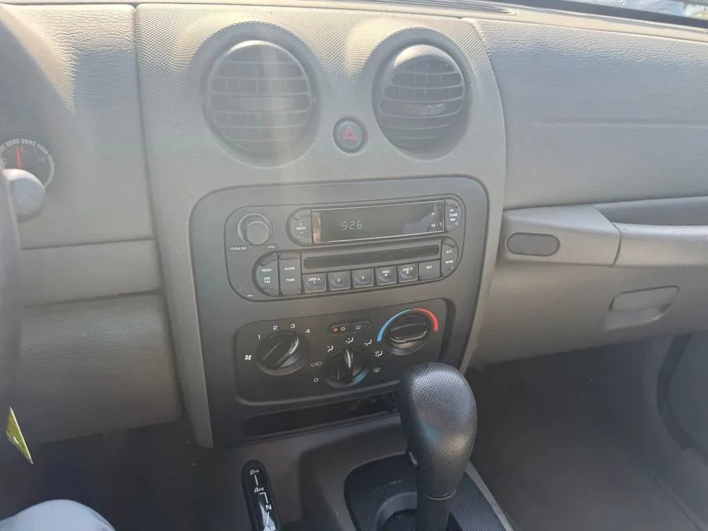 Used 2007 Jeep Liberty Sport AWD/4WD image 15