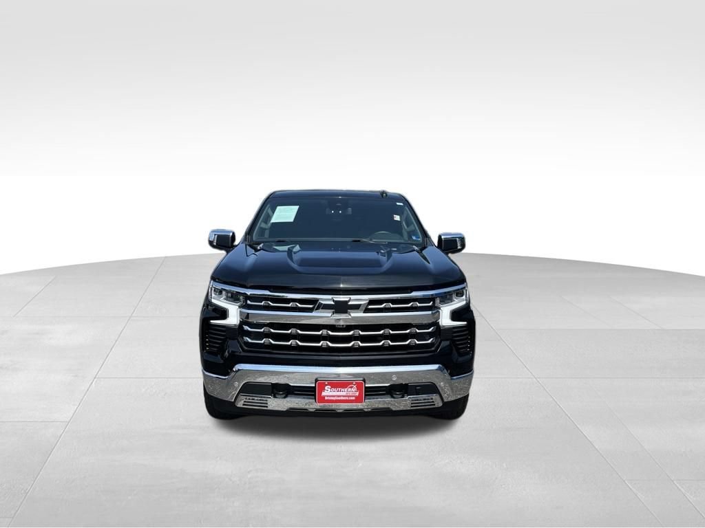 Used 2025 Chevrolet Silverado 1500 LTZ w/ LTZ Premium Package AWD/4WD image 33