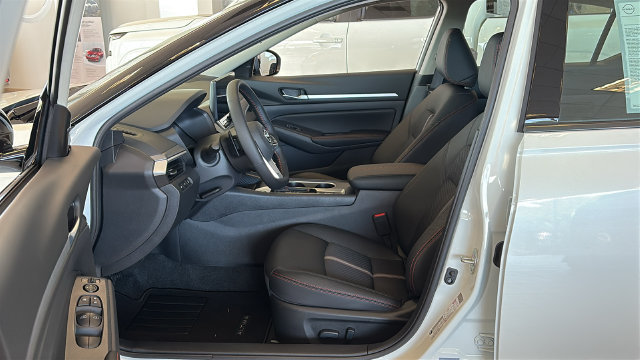 New 2026 Nissan Altima 2.5 SR w/ SR Midnight Edition Package AWD/4WD image 10