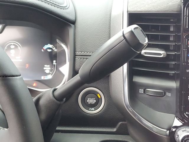 New 2026 RAM 1500 4x4 Crew Cab image 9