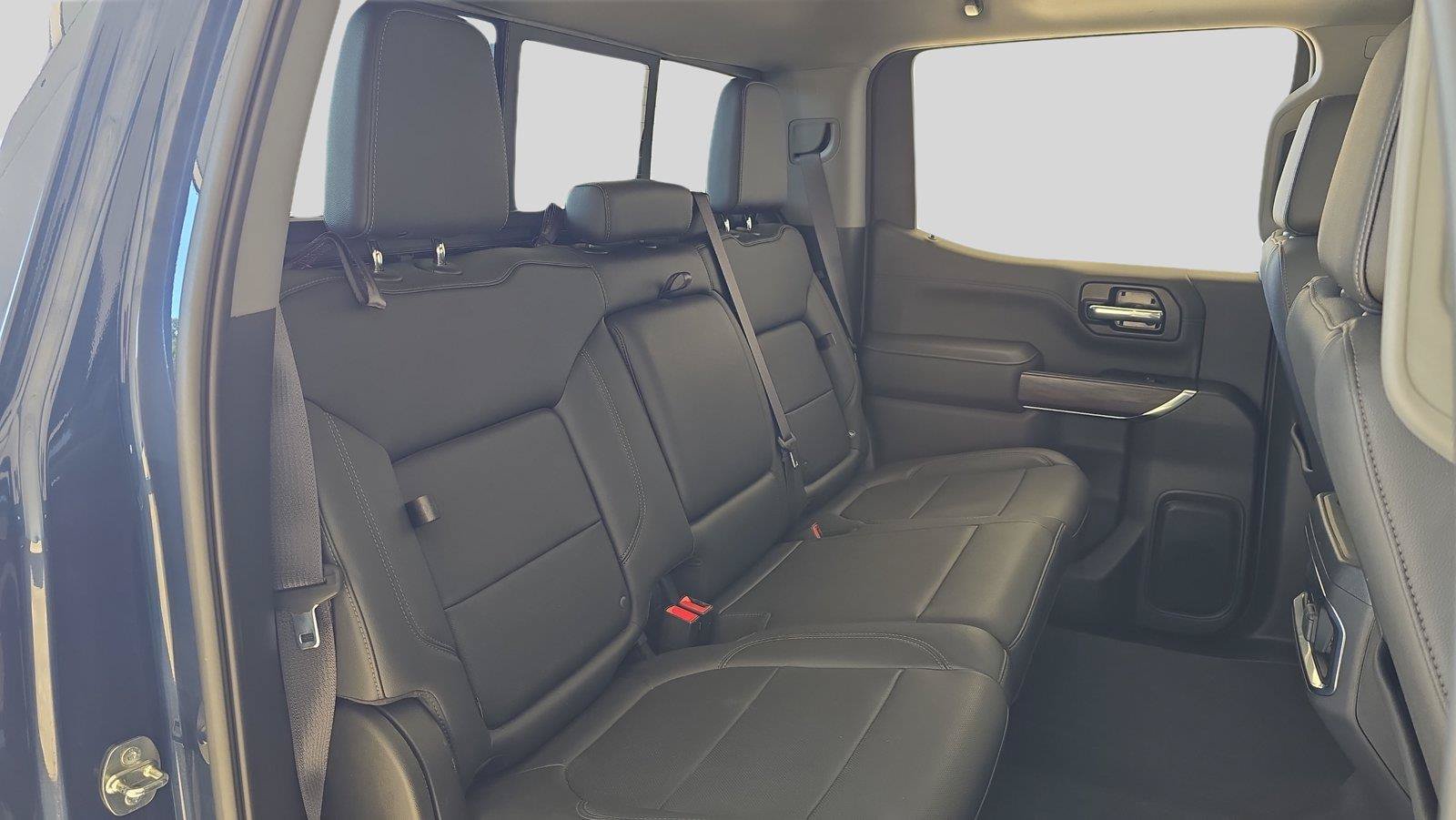 Used 2022 GMC Sierra 1500 SLT AWD/4WD image 17