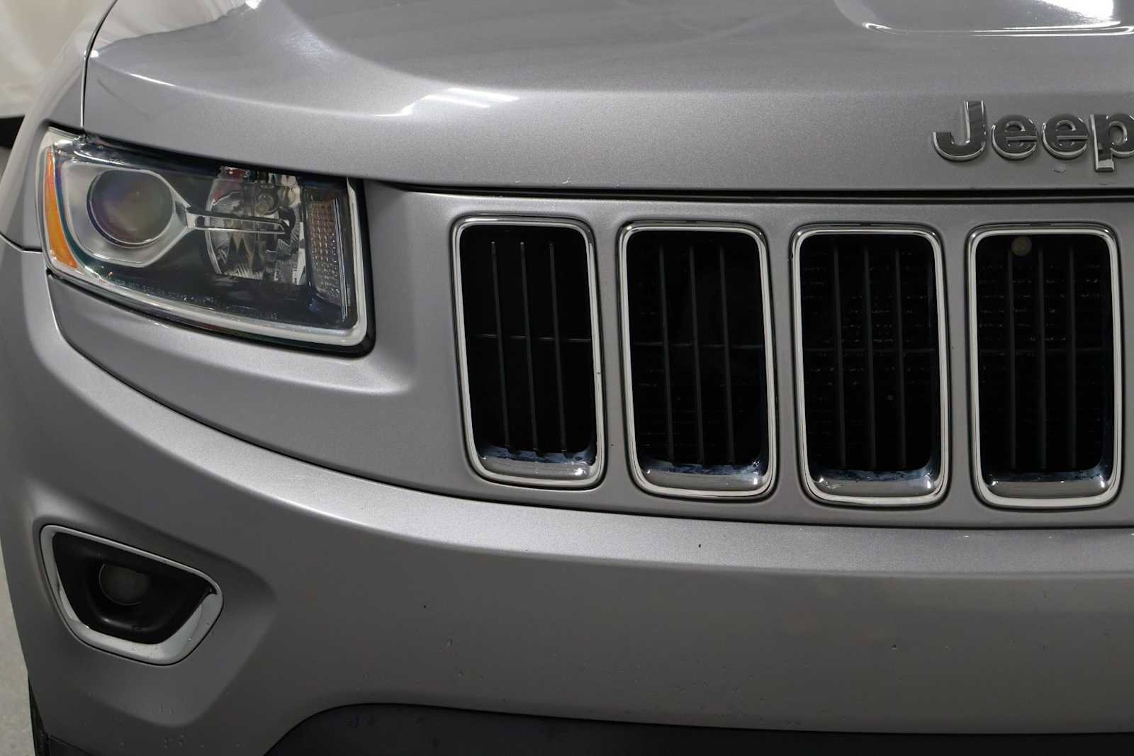 Used 2014 Jeep Grand Cherokee Limited w/ Trailer Tow Group IV image 15