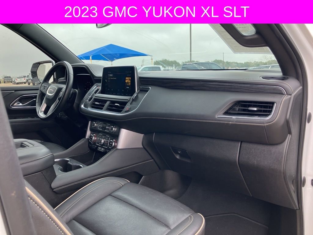 Used 2023 GMC Yukon XL SLT image 12
