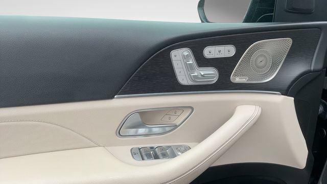Used 2023 Mercedes-Benz GLS 450 4MATIC image 15