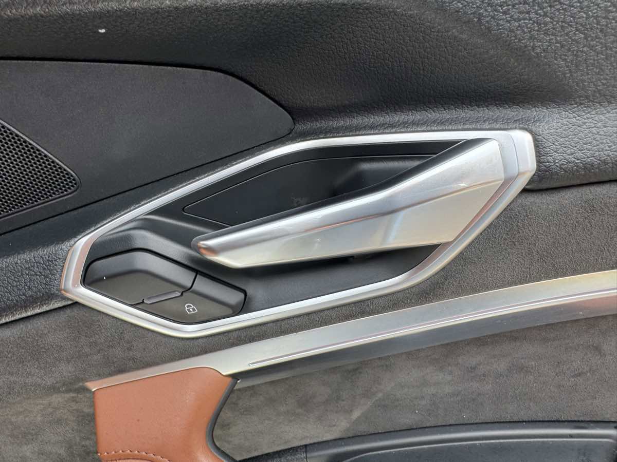 Used 2019 Audi e-tron Prestige w/ Prestige Package image 42