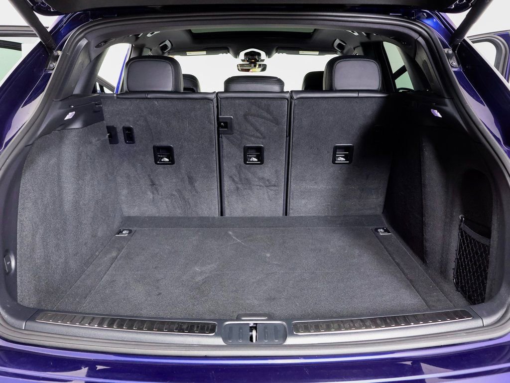 Used 2025 Porsche Macan image 13