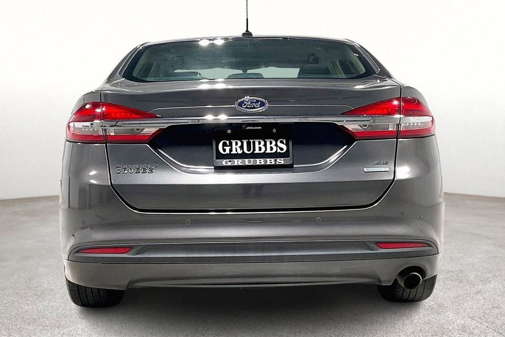 Used 2018 Ford Fusion SE w/ Fusion SE Technology Package image 6