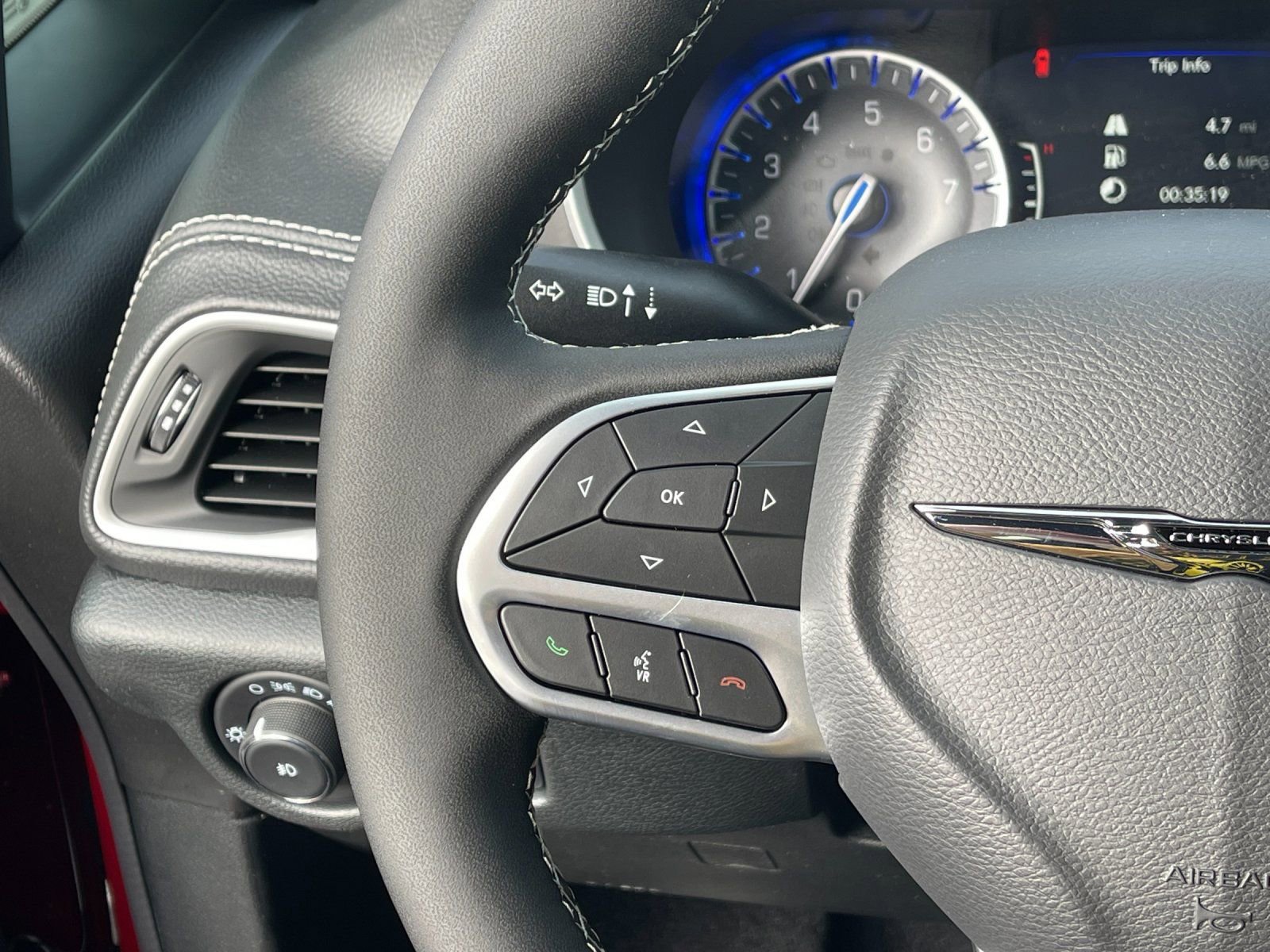 New 2026 Chrysler Pacifica Select image 26