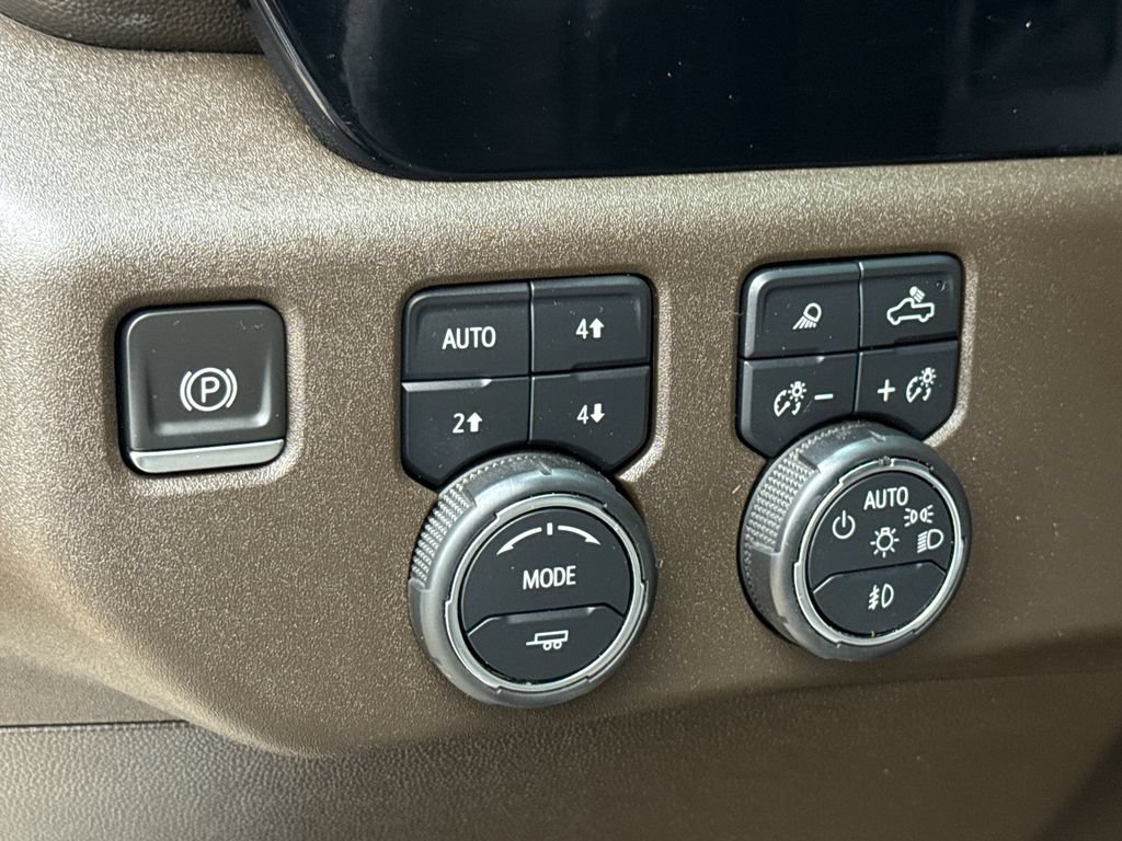 Used 2024 Chevrolet Silverado 1500 LTZ w/ Z71 Off-Road Package AWD/4WD image 22
