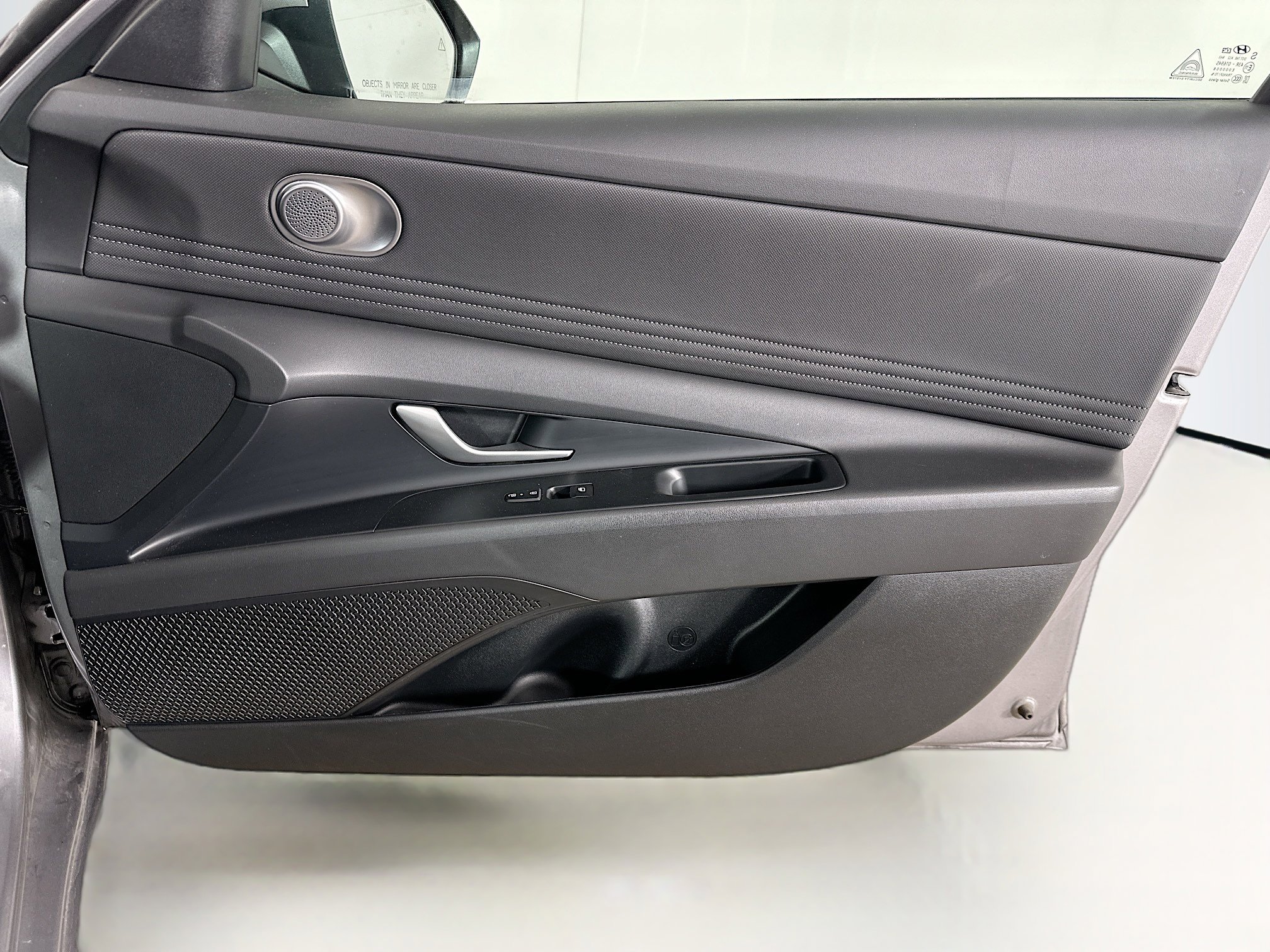 Used 2025 Hyundai Elantra SEL image 32