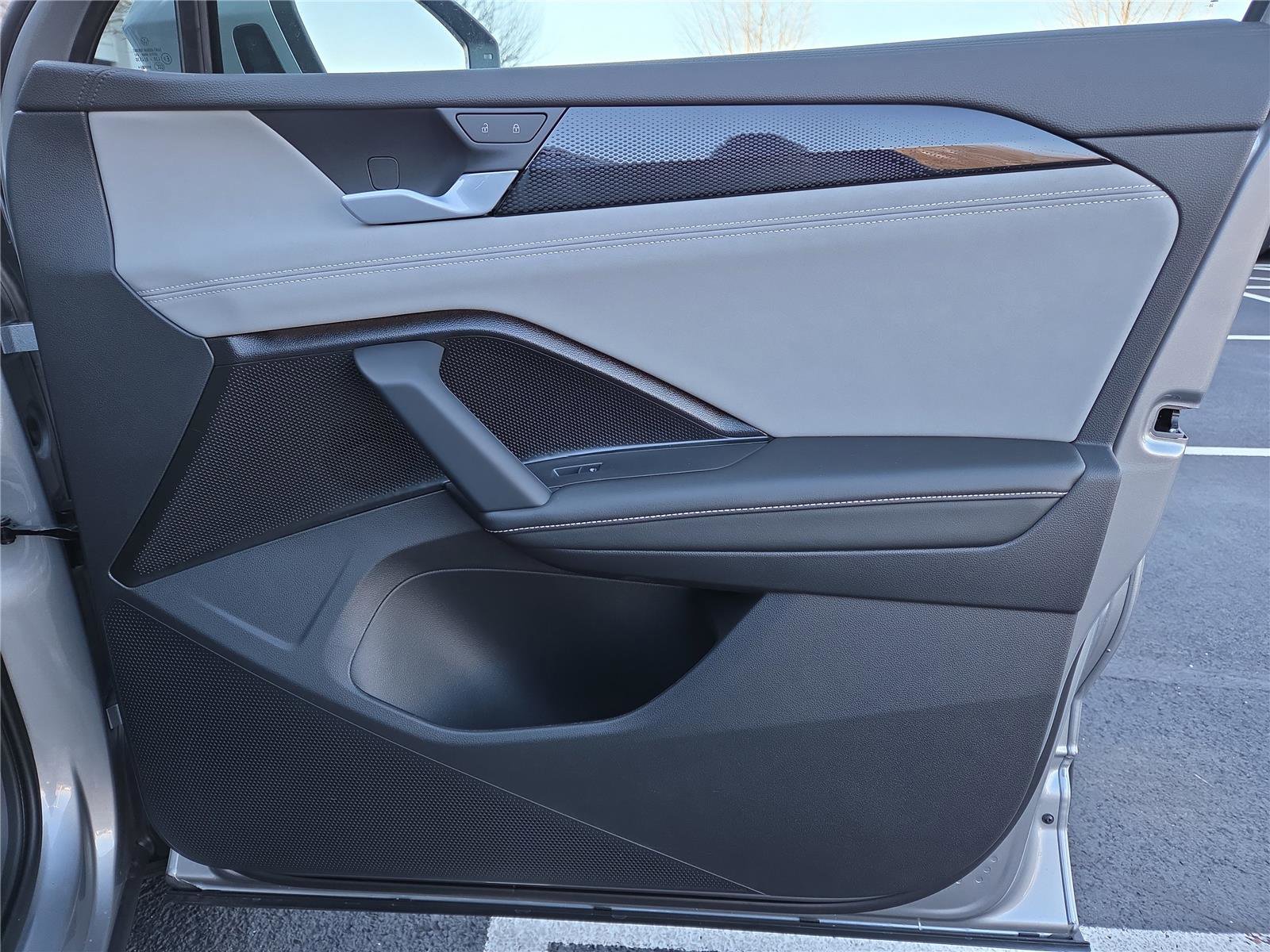 New 2026 Volkswagen Tiguan SE image 27