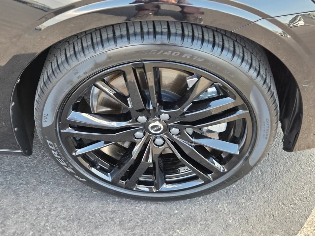 Certified 2024 Volvo S60 T8 Plus w/ Climate Package AWD/4WD image 9