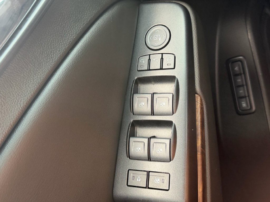 Used 2017 Chevrolet Tahoe LT w/ Luxury Package RWD image 38