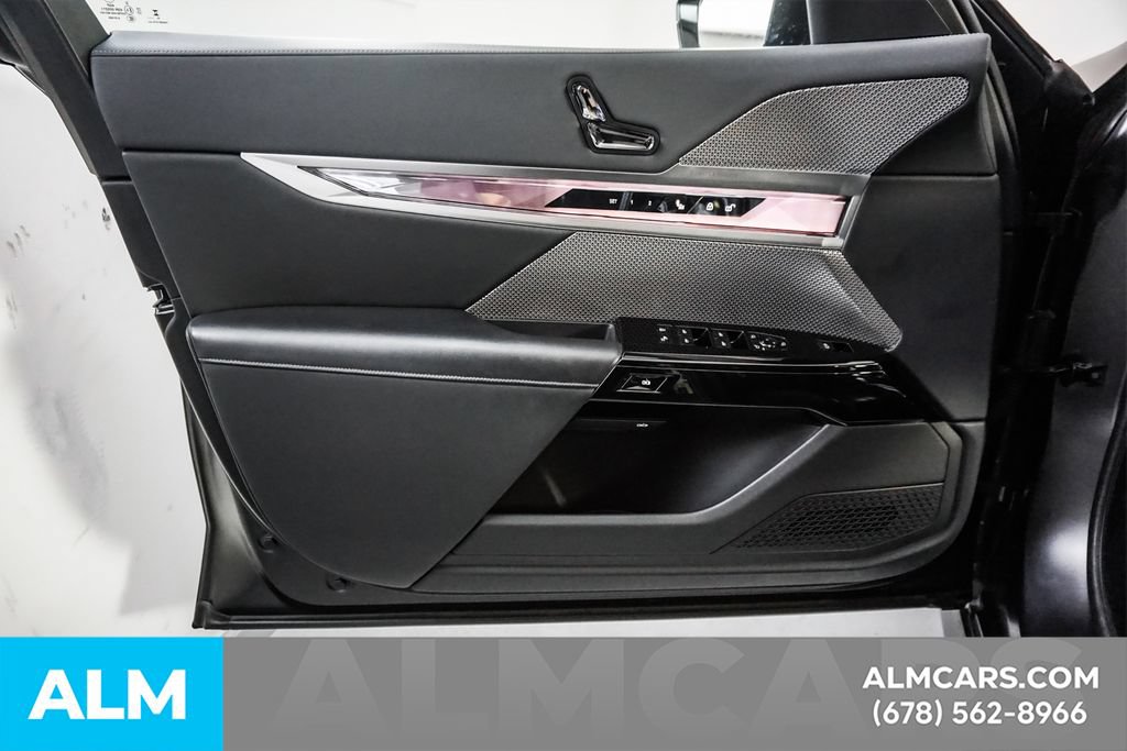 Used 2024 BMW i7 eDrive50 w/ M Sport Package RWD image 46