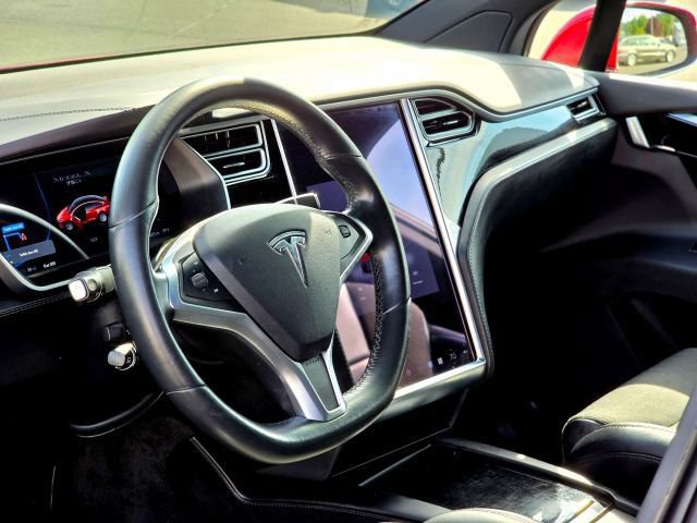 Used 2017 Tesla Model X 75D AWD/4WD image 11