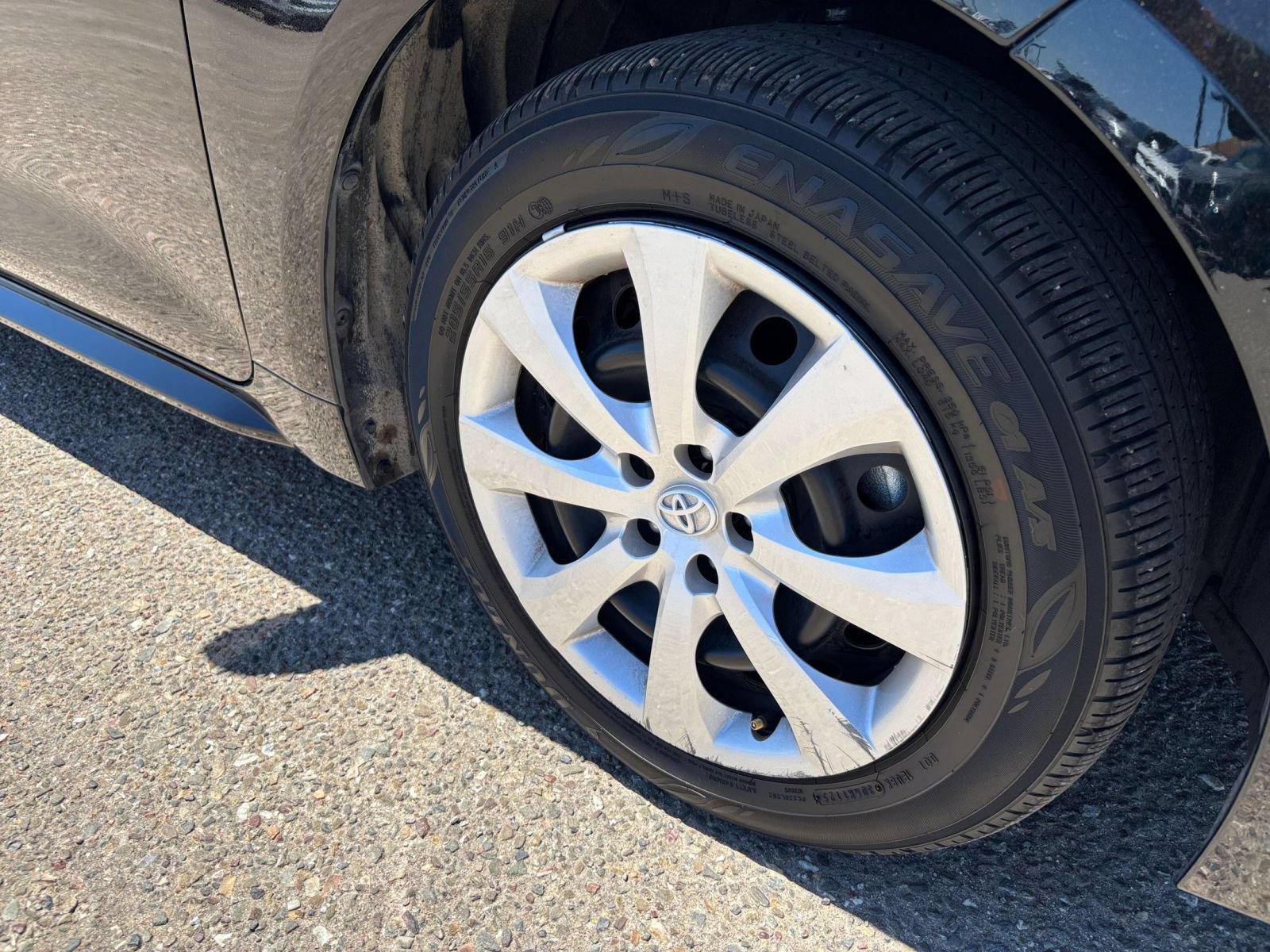 Used 2025 Toyota Corolla LE FWD image 24