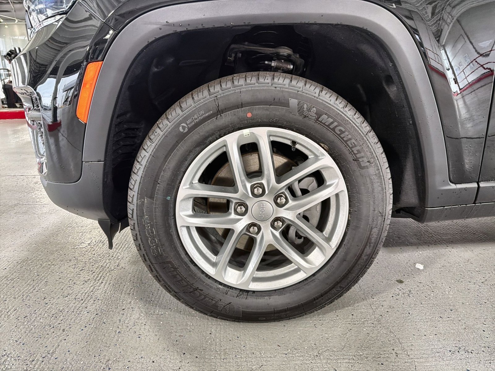 New 2025 Jeep Grand Cherokee Laredo X w/ Luxury Tech Group I image 12