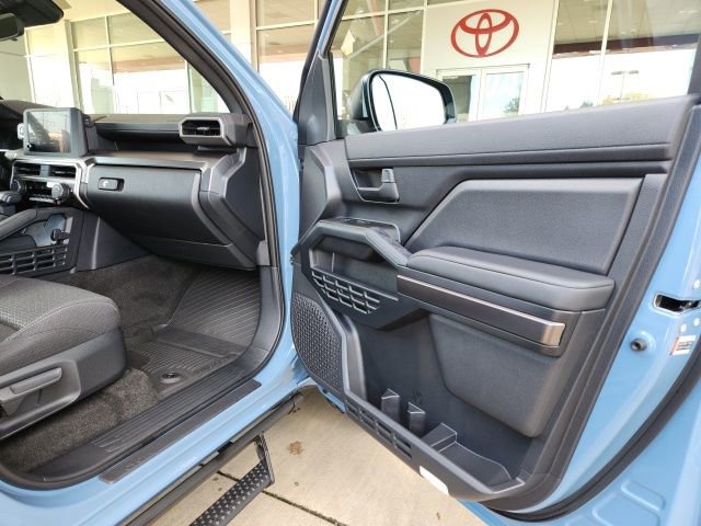 Certified 2025 Toyota 4Runner SR5 image 30