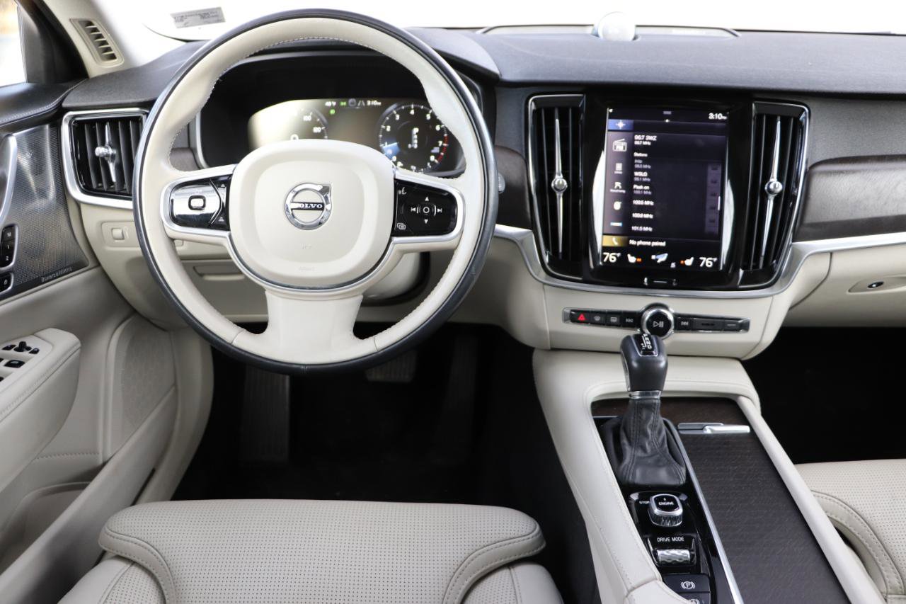 Used 2017 Volvo V90 T6 Cross Country image 37