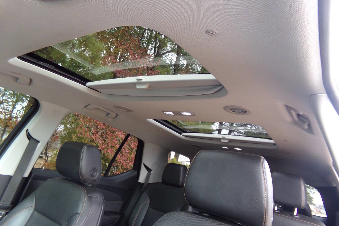 Used 2021 Chevrolet Traverse Premier w/ Redline Edition image 14