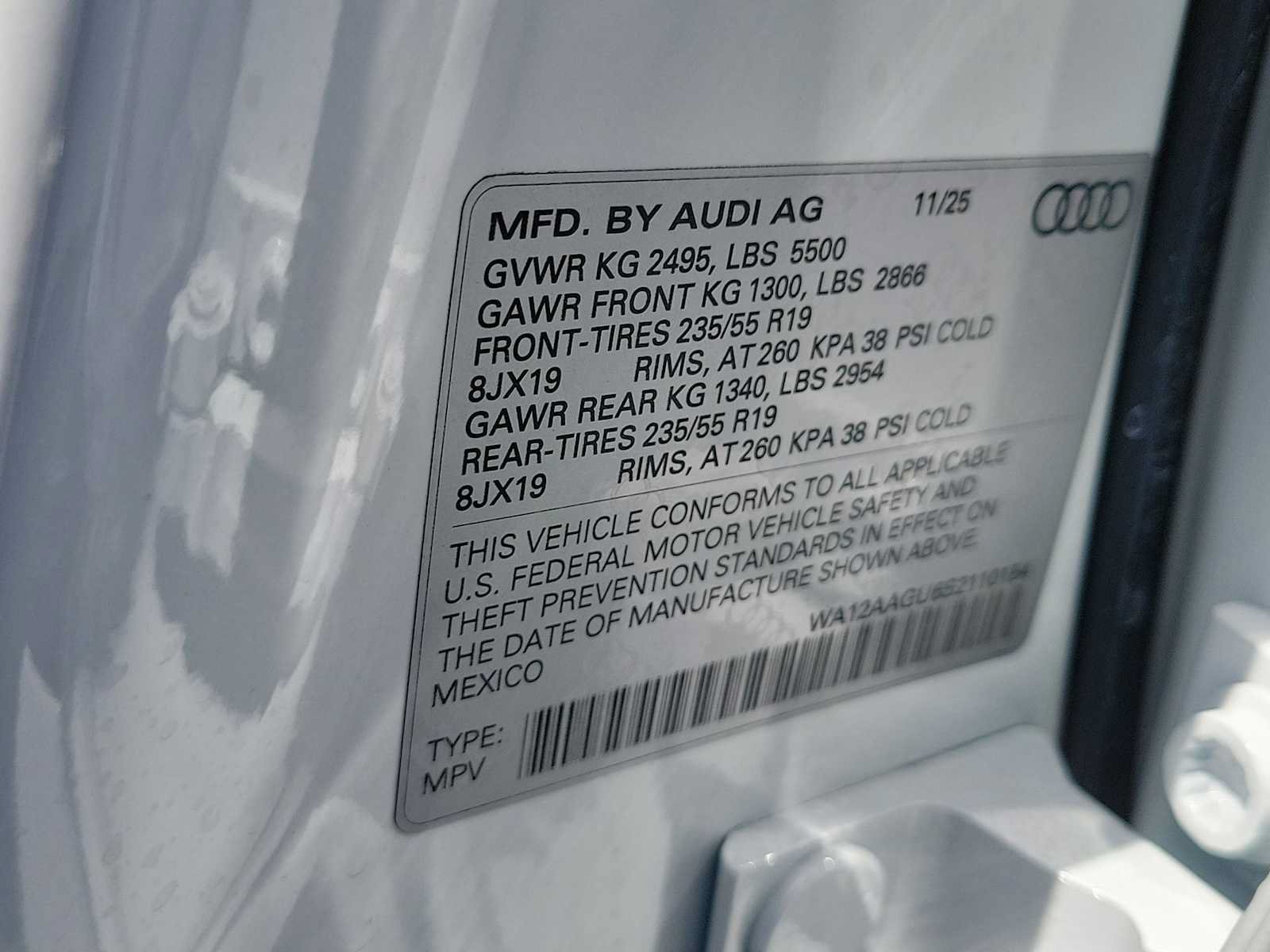 Certified 2025 Audi Q5 Premium Plus w/ Premium Plus AWD/4WD image 36