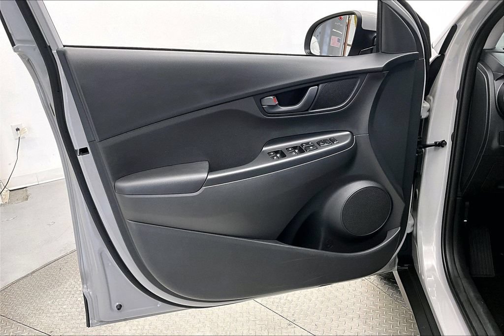 Certified 2023 Hyundai Kona SE w/ Cargo Package AWD/4WD image 17