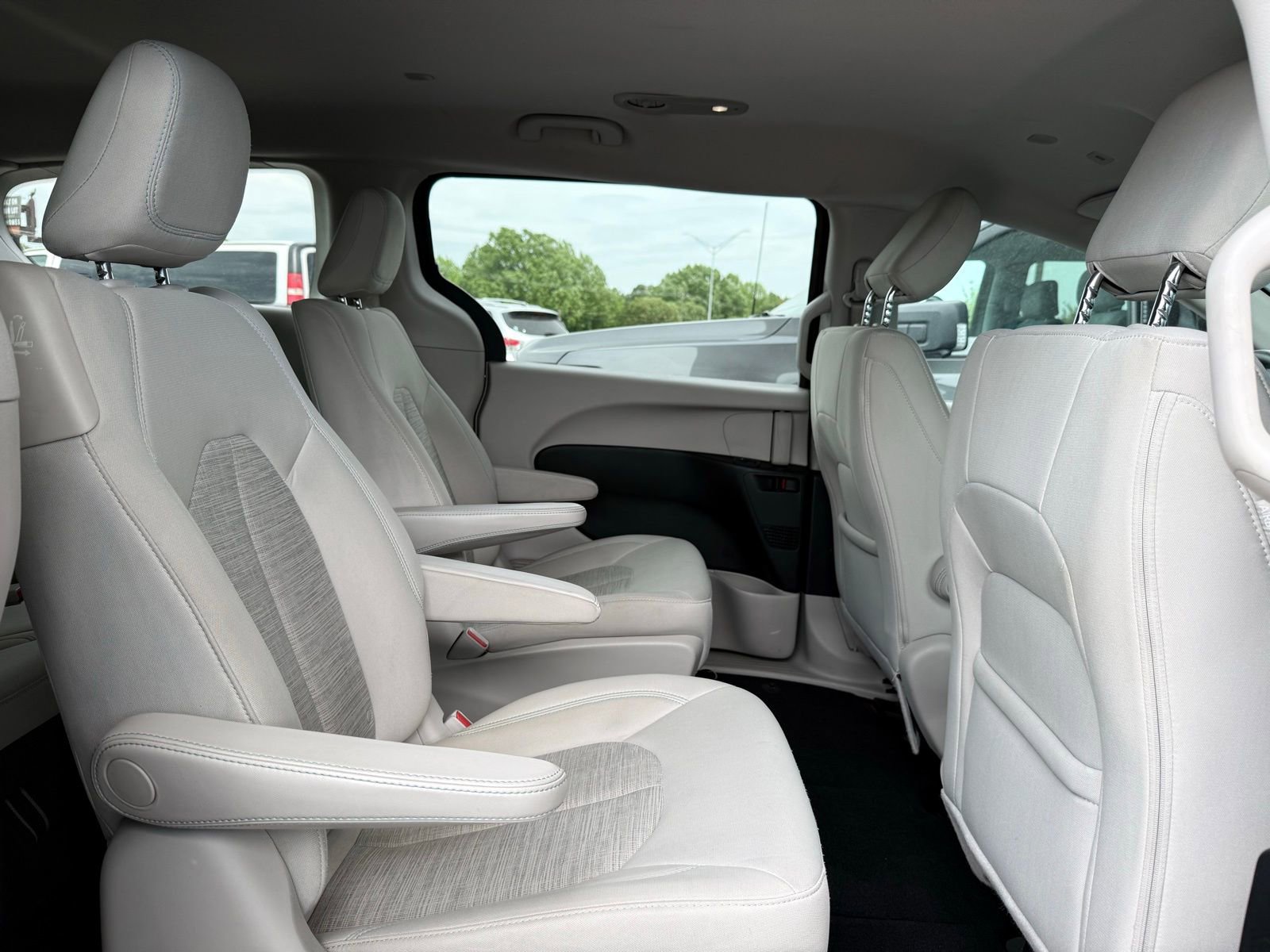 Used 2018 Chrysler Pacifica Touring Plus image 25