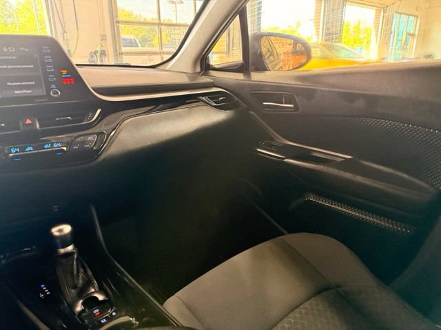 Used 2020 Toyota C-HR LE FWD image 23