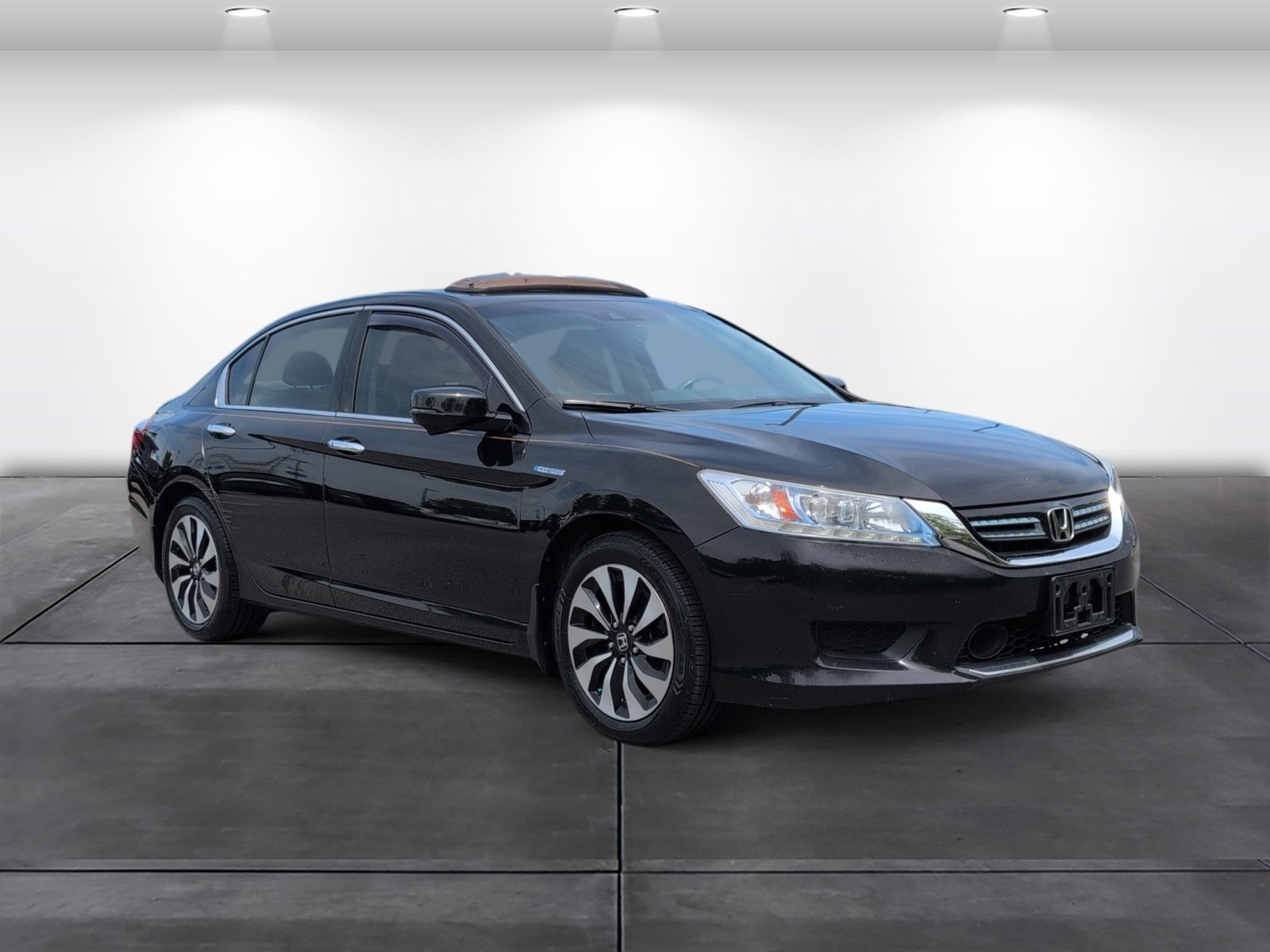 Used 2015 Honda Accord Touring image 2