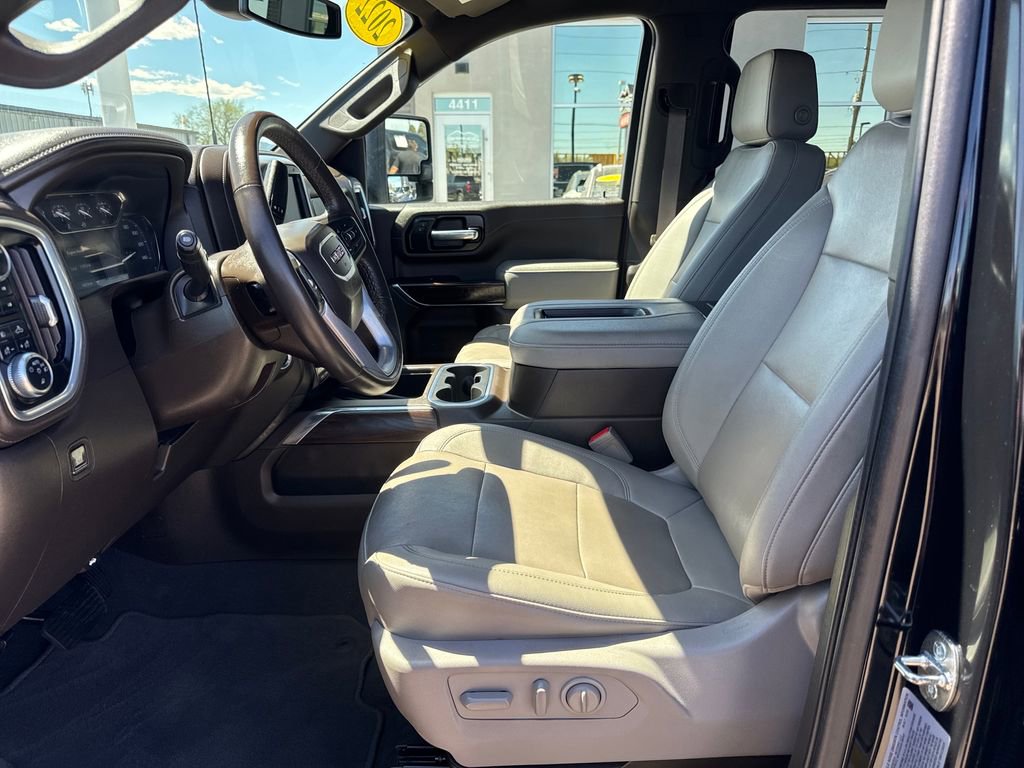 Used 2022 GMC Sierra 3500 SLT w/ SLT Preferred Package AWD/4WD image 9