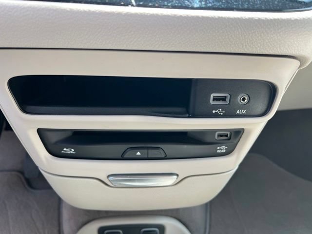 Used 2020 Chrysler Pacifica Touring-L Plus w/ Tire & Wheel Group FWD image 24